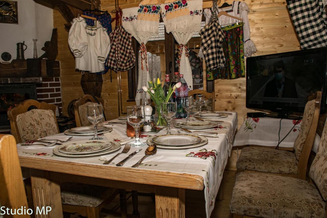 Cabanele Rus Budeşti Exteriör bild