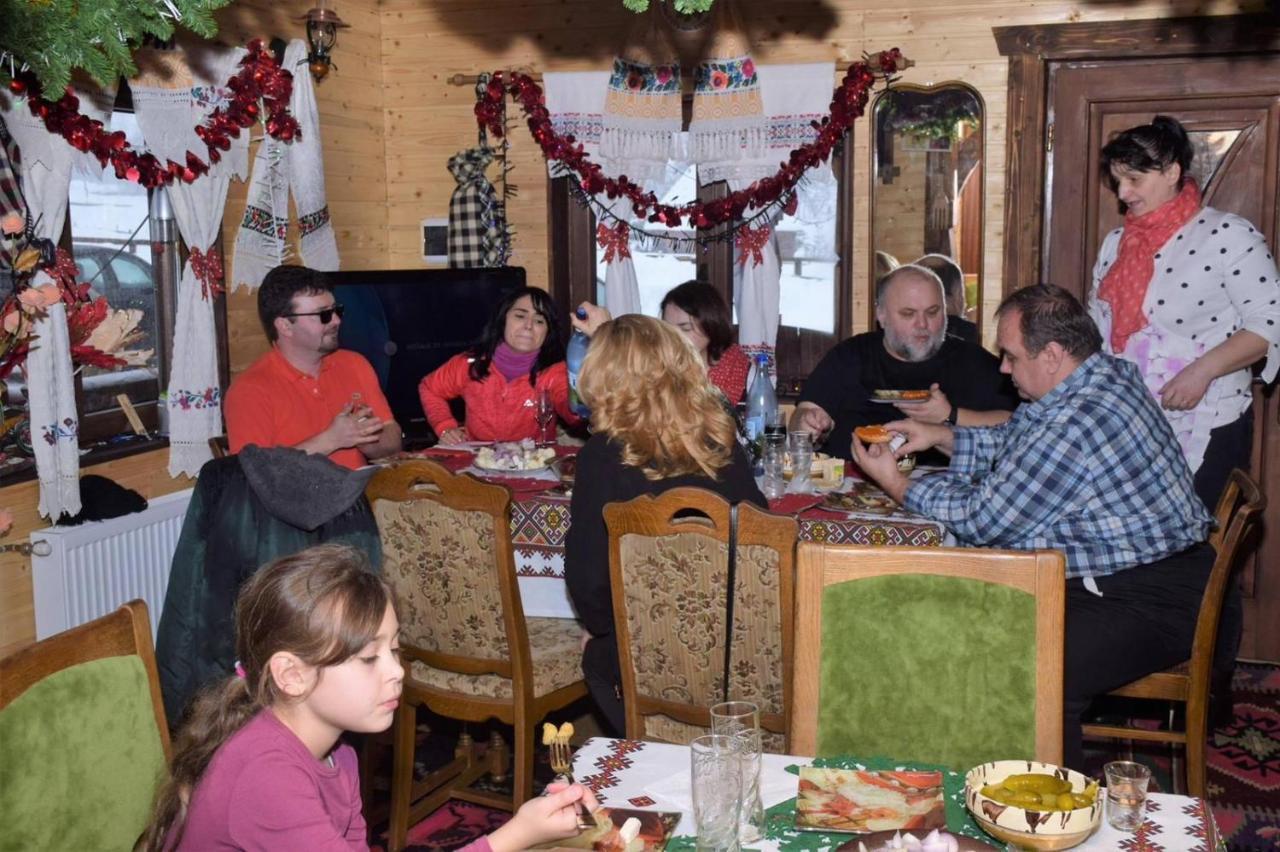 Cabanele Rus Budeşti Exteriör bild
